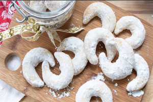 Vanillekipferl – klasyczne rogaliki waniliowe z Austrii